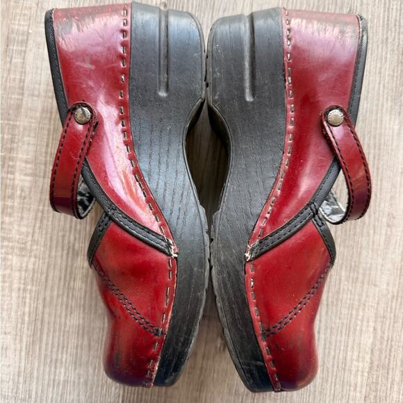 Dansko Women’s 36 / US 6 Mary Jane Clogs Dark Red - Picture 4 of 10